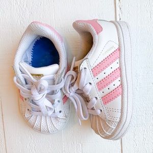 Adidas superstar pink sneaker size 4